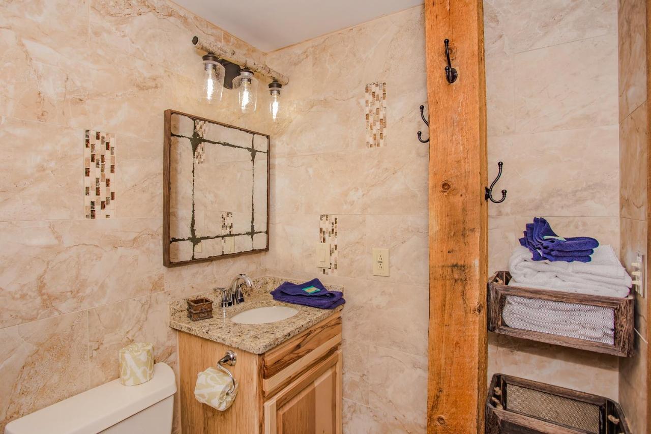 Smoky Bear Lodge With Guest House, Hot Tub, 1089 Free Tickets Each Paid Day, Dollywood And More Sevierville Kültér fotó